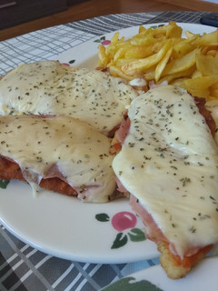 Una foto de 🐥Milanesa de pollo a la napolitana