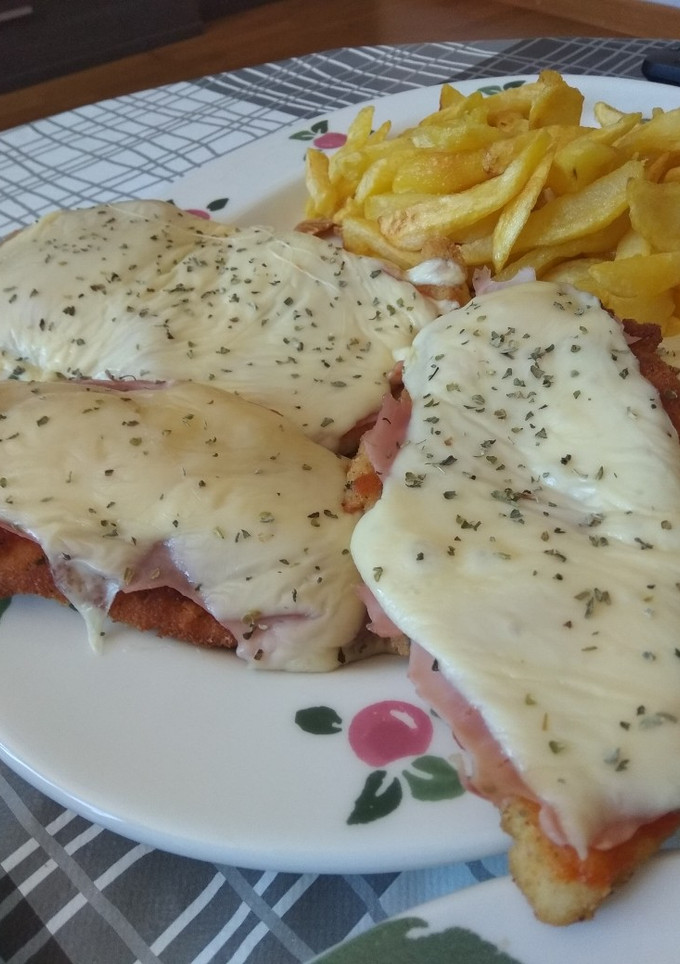 Una foto de 🐥Milanesa de pollo a la napolitana