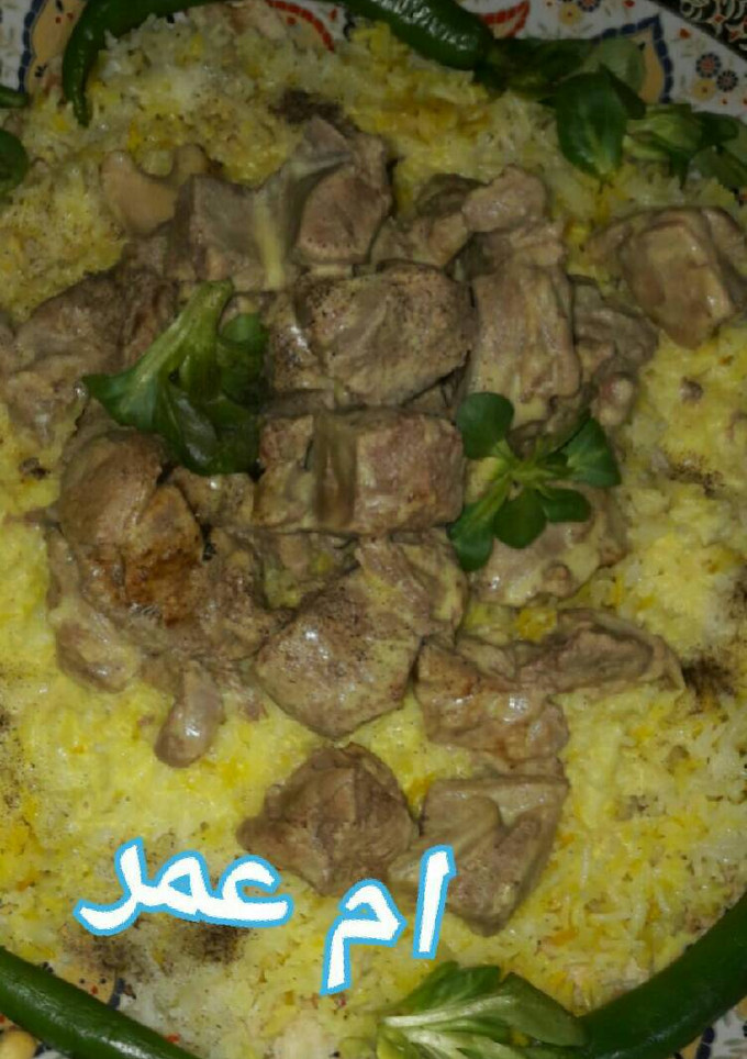 صورة لوصفة ثريد منسف شاكرية بالخبز العراقي مع الأرز المدخن بطريقتي 🍖🍛