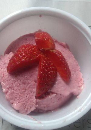 A picture of Strawberry ice cream.