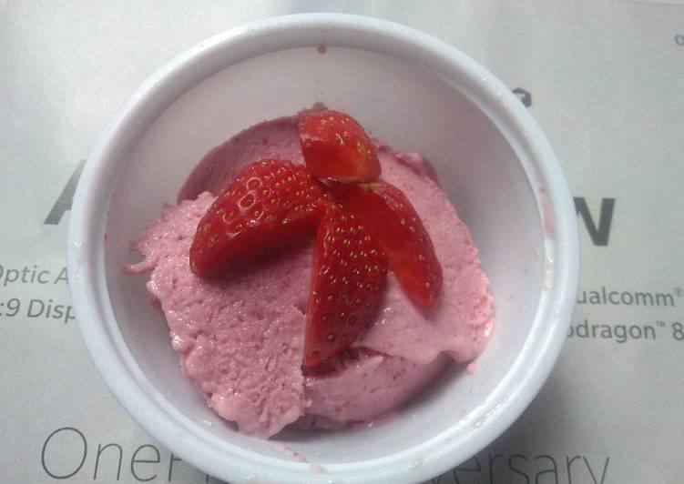 Strawberry ice cream