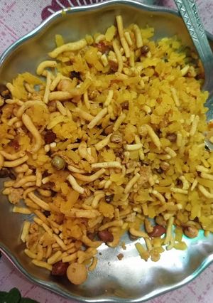 पोहा (poha recipe in Hindi) रेसिपी मुख्य फोटो