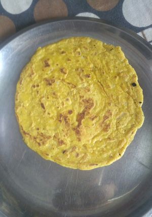 A picture of Besan ka chilla.