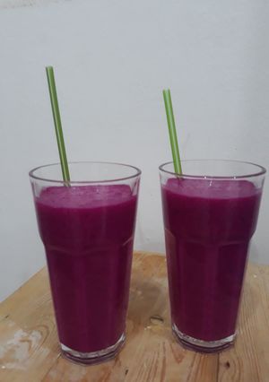 Foto resep Smoothies pisang & buah naga