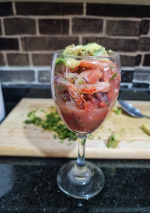 Una foto de Ceviche con camarones