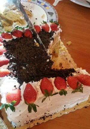 A picture of Fruit Cake.
