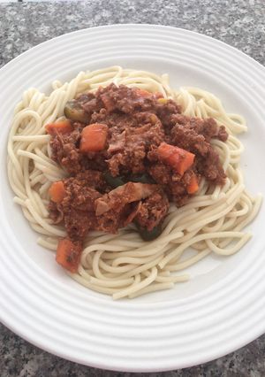 Una foto de Spaghetti Bolognesa con Verduras