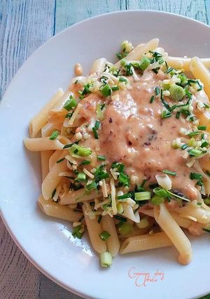 Una foto de Macarrones en salsa roquefort, crema de queso manchego y champis
