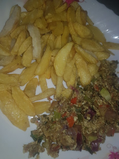 A picture of Chips and cucumber egg sau.