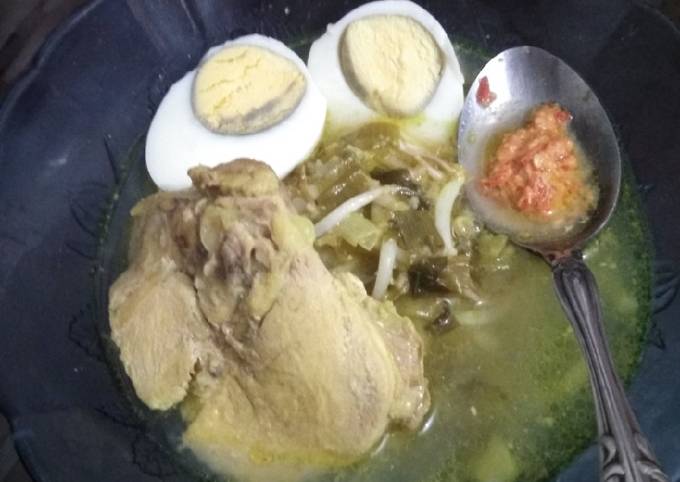 Soto ayam ala ala