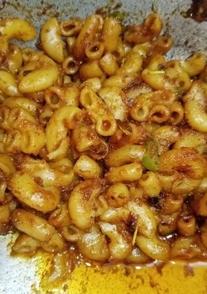 A picture of Bake parlour jalfrezi macaroni.