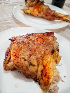 Una foto de Paletilla de cordero segureño asado