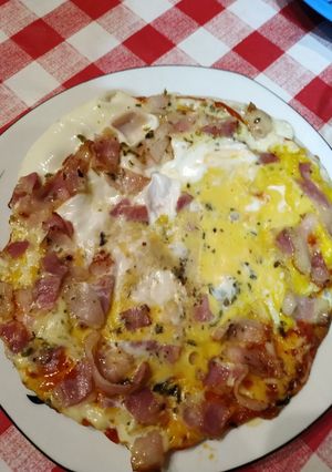 Una foto de Pizza con tortilla de trigo