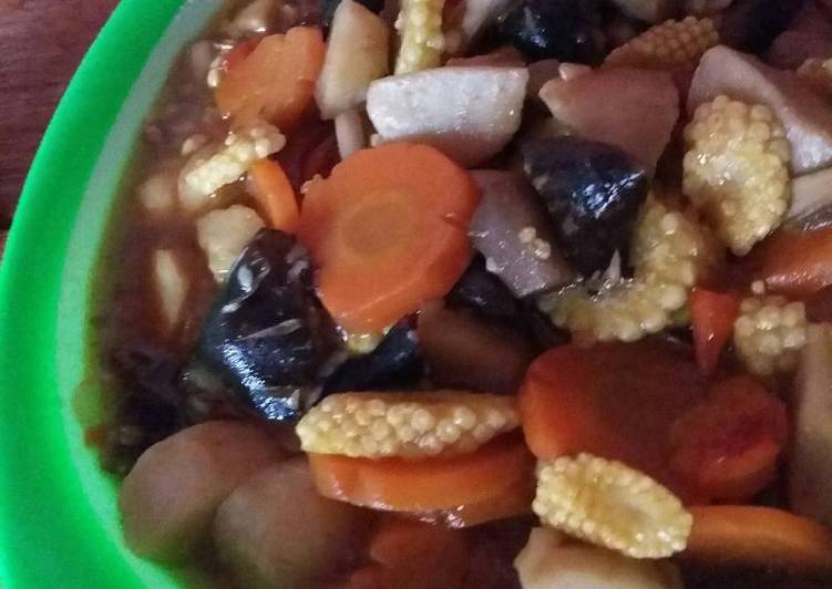 Jamur dan aneka sayuran saus teriyaki