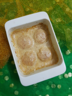A picture of Baked Ragi Rasogola.