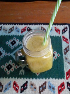 A picture of Mango pine smoothie.