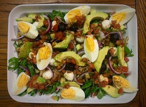 Foto principal de Ensalada de pollo (y mil cosas más)