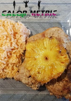 Una foto de 17. Chuleta de puerco con piña