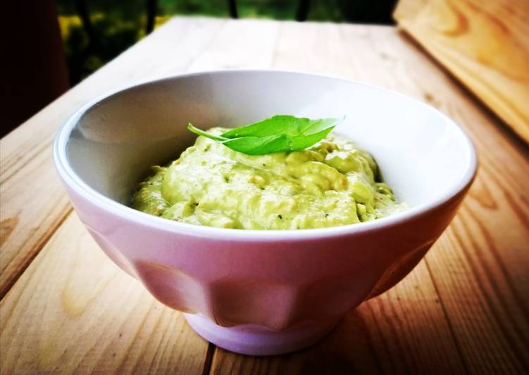 Steps to Make Homemade Paté vegetal de aguacate, cacahuete y queso 0% - diet