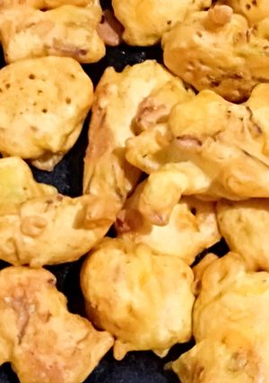 प्याज कद्दू फूल के पकौड़े (Pyaz Kaddu phool ke pakode recipe in Hindi) रेसिपी मुख्य फोटो