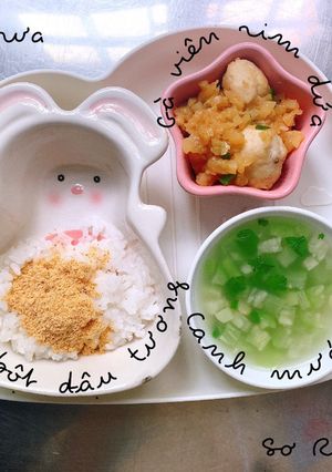 Hình của món Gà viên rim dứa.