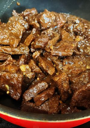 A picture of Filipino Beef Adobo.