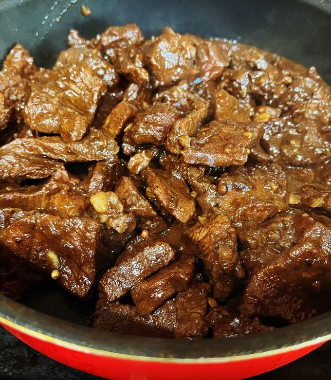 A picture of Filipino Beef Adobo.