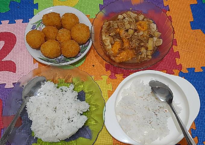 Resep: MPASI 12M+ Cheesy Potato Ball &amp; Tahu Telor Ceplok Masak Kecap Yang Sederhana