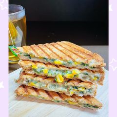 A picture of Cheesy Spinach Corn Grilled Sandwich.