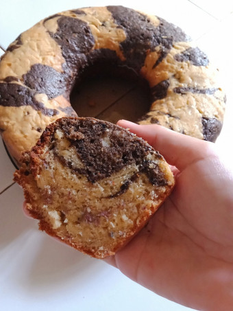 Langkah Mudah untuk Membuat Bolu Pisang Marmer (Keju Coklat) Gampang