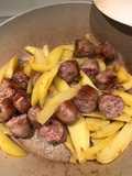 Salsiccia con patate alla birra