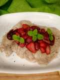 Scaloppine di lonza con mele e uva