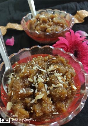 A picture of Gud (jaggery) wheat flour halwa.