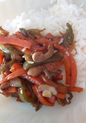 Una foto de Salteado de verduras con champiñones