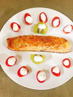 焗烤鮭魚佐水果優格 的食譜成品照片