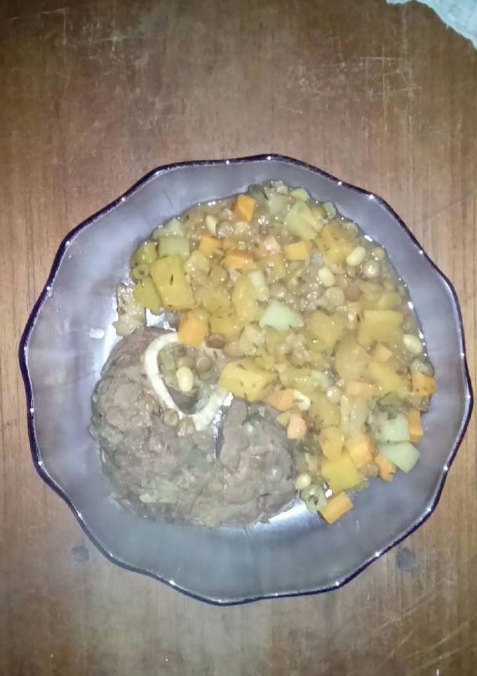 Una foto de Guiso de verduras y osobuco (puchero)