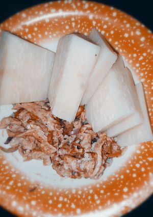 A picture of Egg sauce with boiled yam.