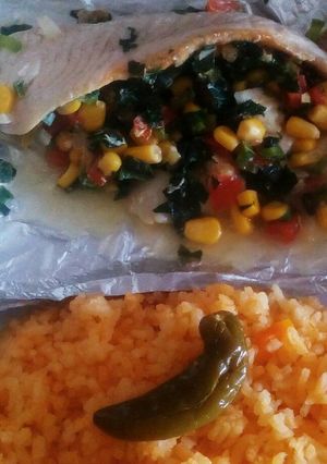Una foto de Pescado empapelado a la jardinera