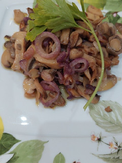 Foto di Funghi 🍄 e scalogno di Tropea 🧅