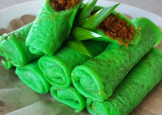 Indonesian Pancake Roll with Coconut Filling