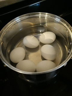 A picture of Hard boiled eggs.