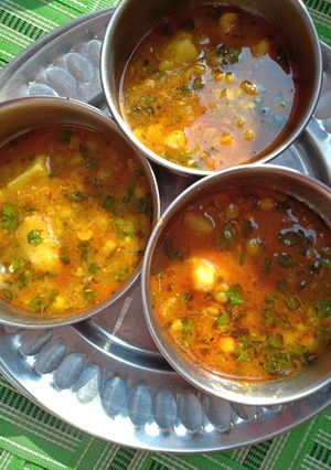 A picture of Potato and peas veg.