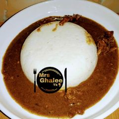A picture of Tuwon shinkafa da miyar kuka.