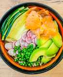 Bowl con riso e salmone