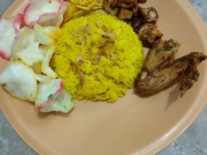 Cara Sederhana Membuat Resep  Nasi kuning enak praktis yang Enak Banget, Lezat