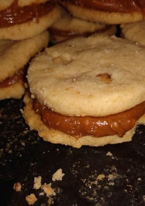 Una foto de Alfajores de maní 🥜