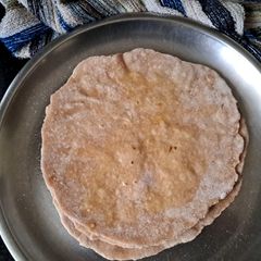 A picture of Sago flour and wheat flour Roti.
