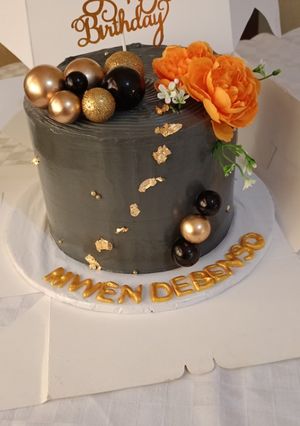 A picture of Swiss meringue buttercream.