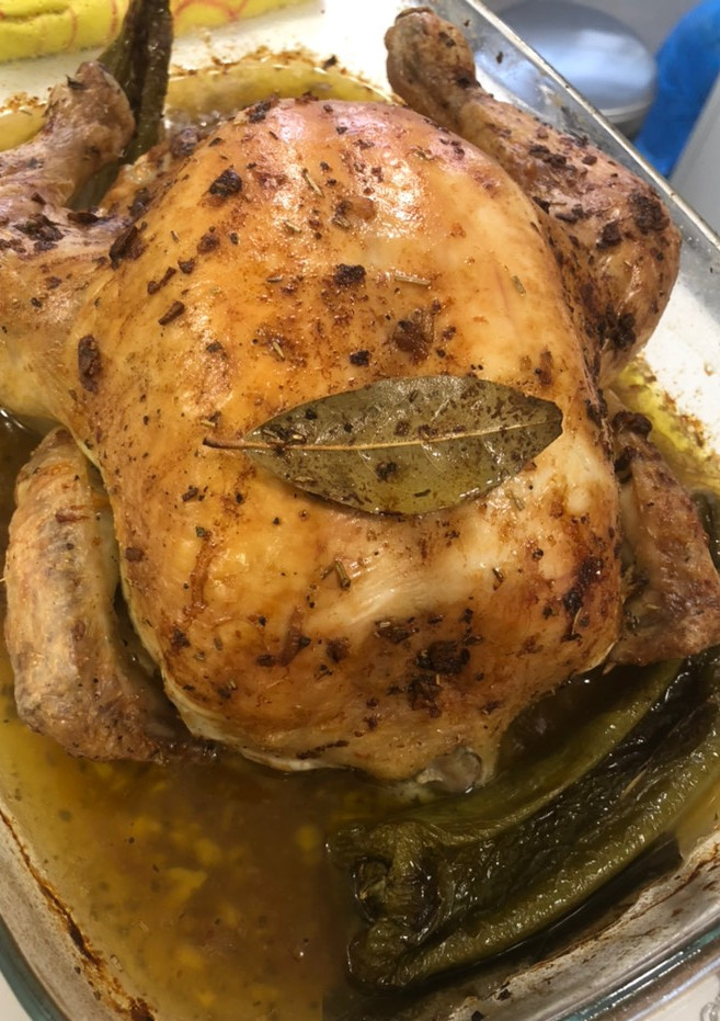 Una foto de Pollo asado al horno con cerveza