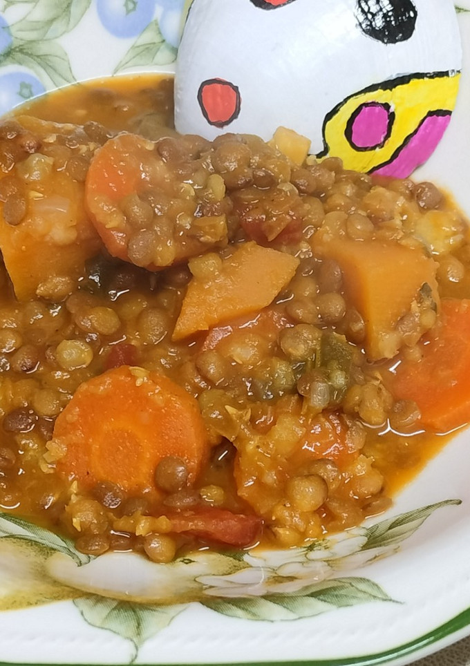 Una foto de Lentejas con calabaza y batata en olla a presión